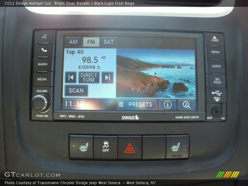 Bright Silver Metallic / Black/Light Frost Beige 2011 Dodge Avenger Lux