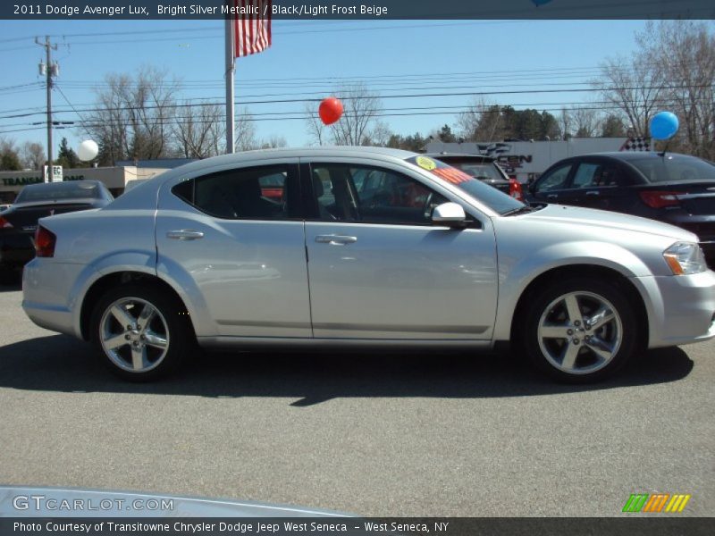 Bright Silver Metallic / Black/Light Frost Beige 2011 Dodge Avenger Lux