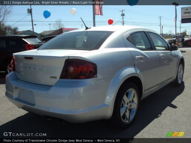 Bright Silver Metallic / Black/Light Frost Beige 2011 Dodge Avenger Lux