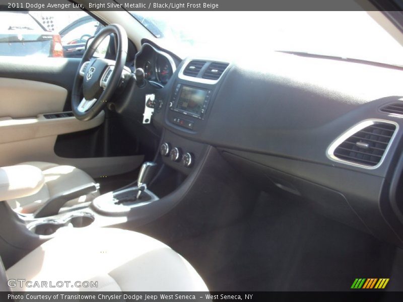 Bright Silver Metallic / Black/Light Frost Beige 2011 Dodge Avenger Lux