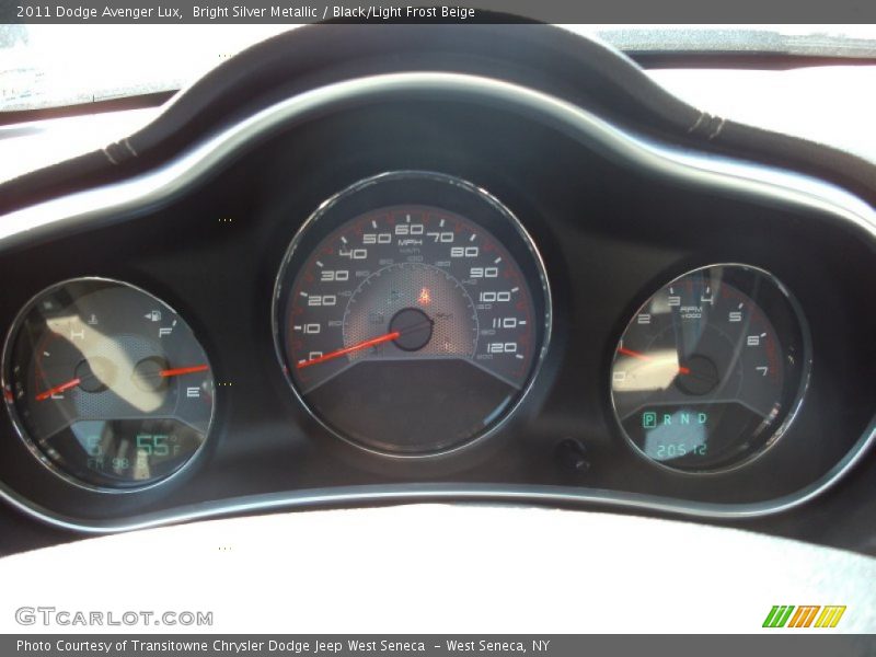 Bright Silver Metallic / Black/Light Frost Beige 2011 Dodge Avenger Lux