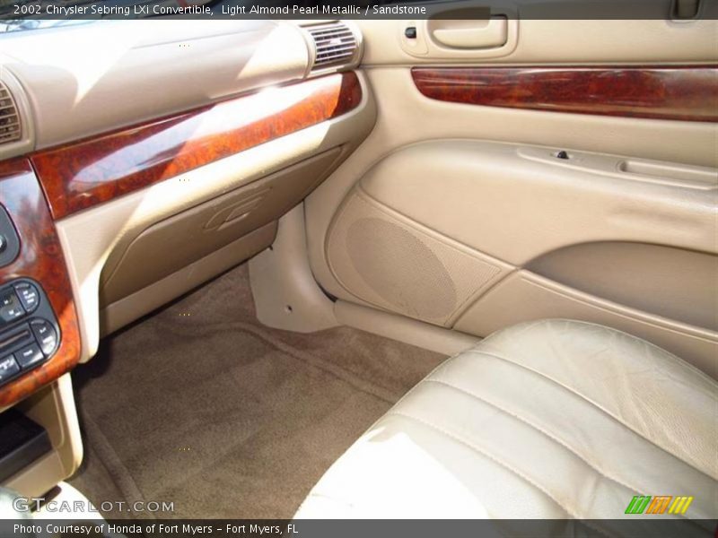 Light Almond Pearl Metallic / Sandstone 2002 Chrysler Sebring LXi Convertible
