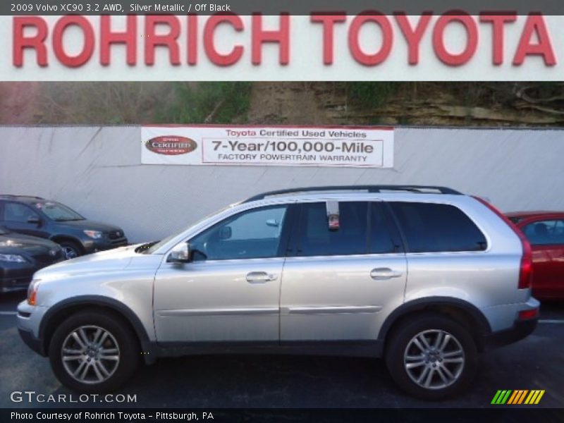 Silver Metallic / Off Black 2009 Volvo XC90 3.2 AWD