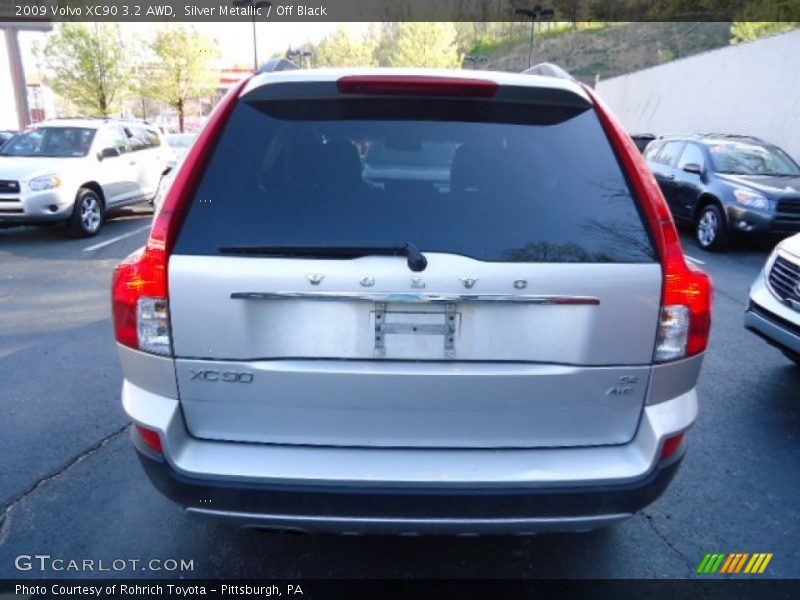 Silver Metallic / Off Black 2009 Volvo XC90 3.2 AWD