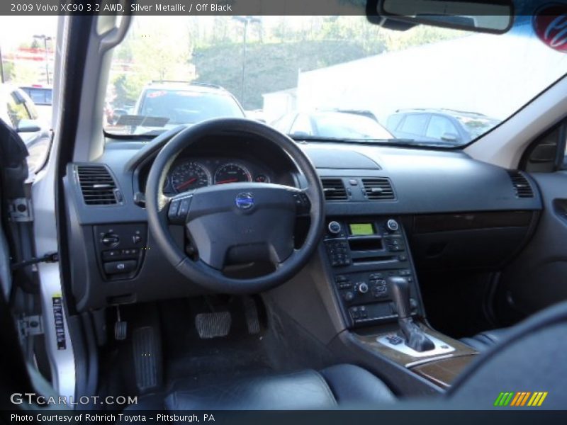 Silver Metallic / Off Black 2009 Volvo XC90 3.2 AWD