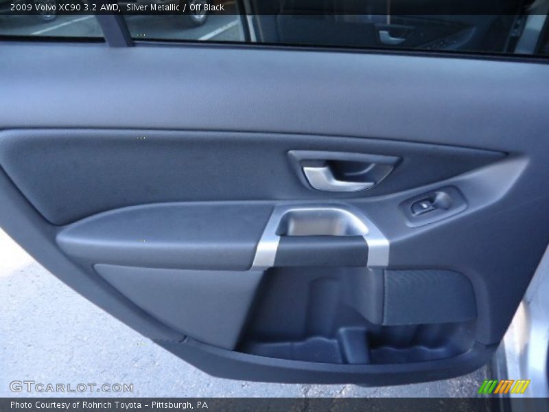 Silver Metallic / Off Black 2009 Volvo XC90 3.2 AWD