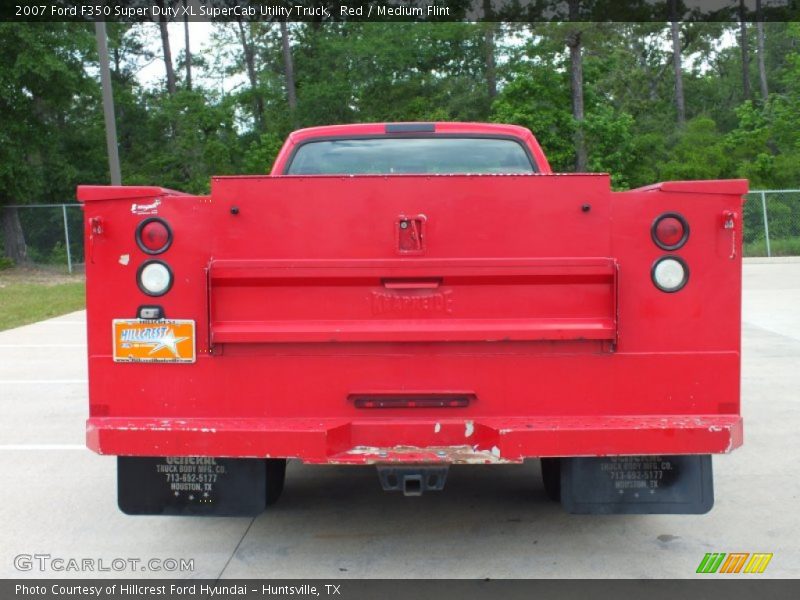 Red / Medium Flint 2007 Ford F350 Super Duty XL SuperCab Utility Truck