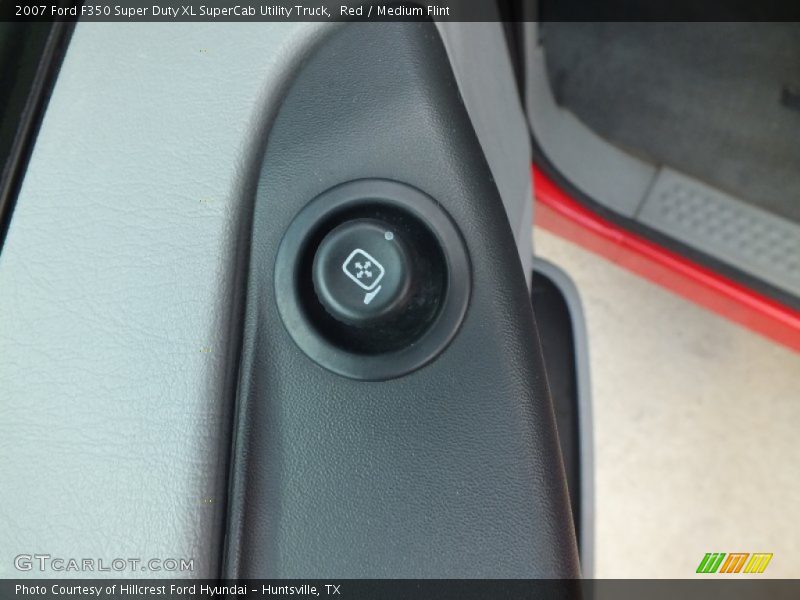 Red / Medium Flint 2007 Ford F350 Super Duty XL SuperCab Utility Truck