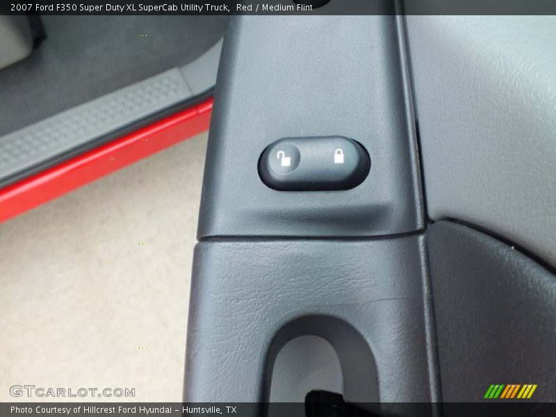 Red / Medium Flint 2007 Ford F350 Super Duty XL SuperCab Utility Truck