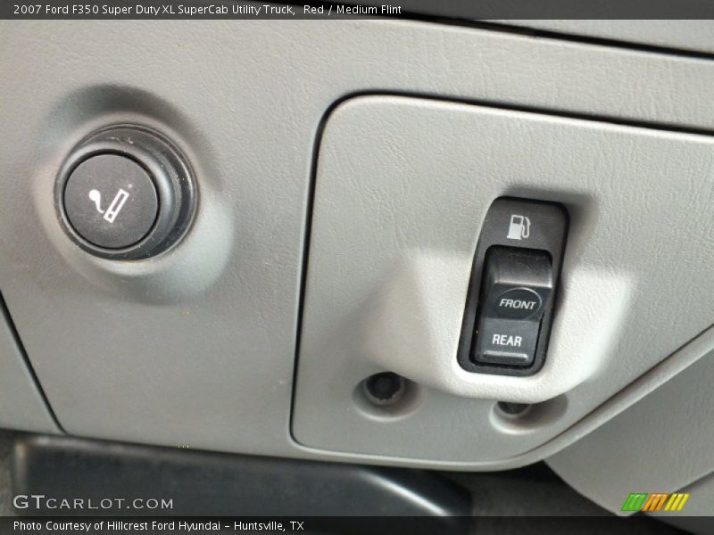 Red / Medium Flint 2007 Ford F350 Super Duty XL SuperCab Utility Truck