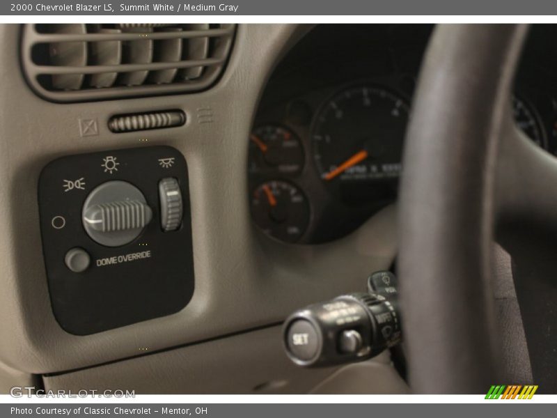 Summit White / Medium Gray 2000 Chevrolet Blazer LS