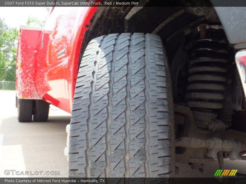 Red / Medium Flint 2007 Ford F350 Super Duty XL SuperCab Utility Truck