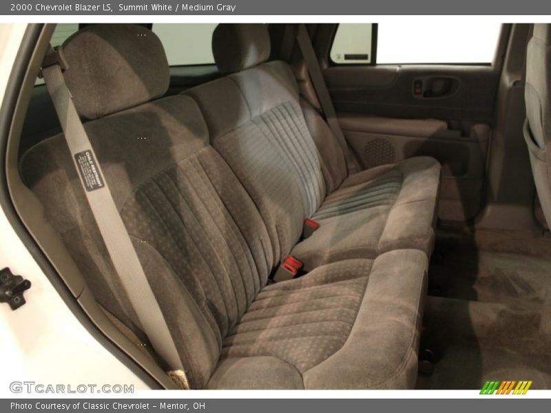 Summit White / Medium Gray 2000 Chevrolet Blazer LS
