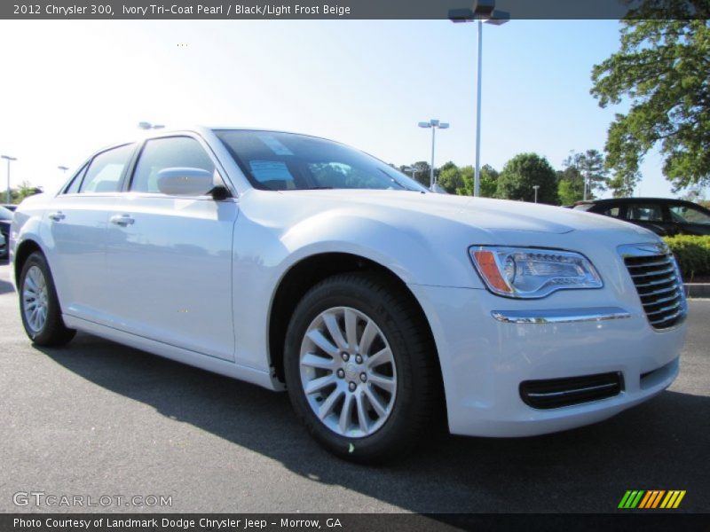 Ivory Tri-Coat Pearl / Black/Light Frost Beige 2012 Chrysler 300