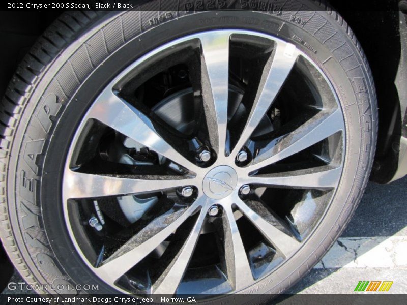  2012 200 S Sedan Wheel