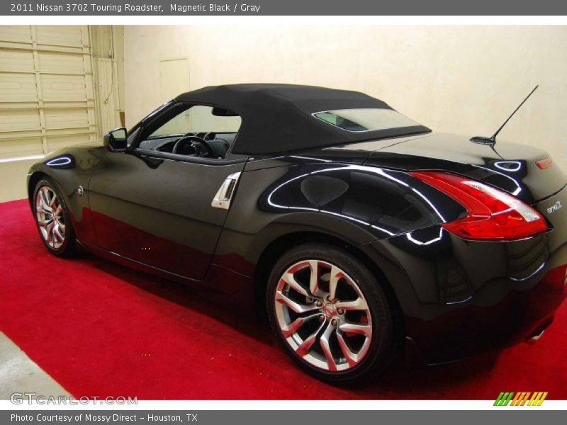 Magnetic Black / Gray 2011 Nissan 370Z Touring Roadster