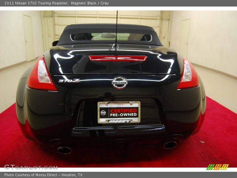 Magnetic Black / Gray 2011 Nissan 370Z Touring Roadster