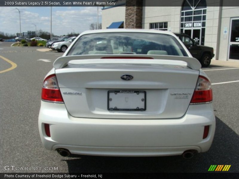 Satin White Pearl / Warm Ivory 2009 Subaru Legacy 2.5i Sedan