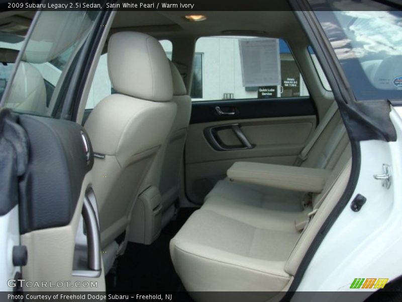 Satin White Pearl / Warm Ivory 2009 Subaru Legacy 2.5i Sedan