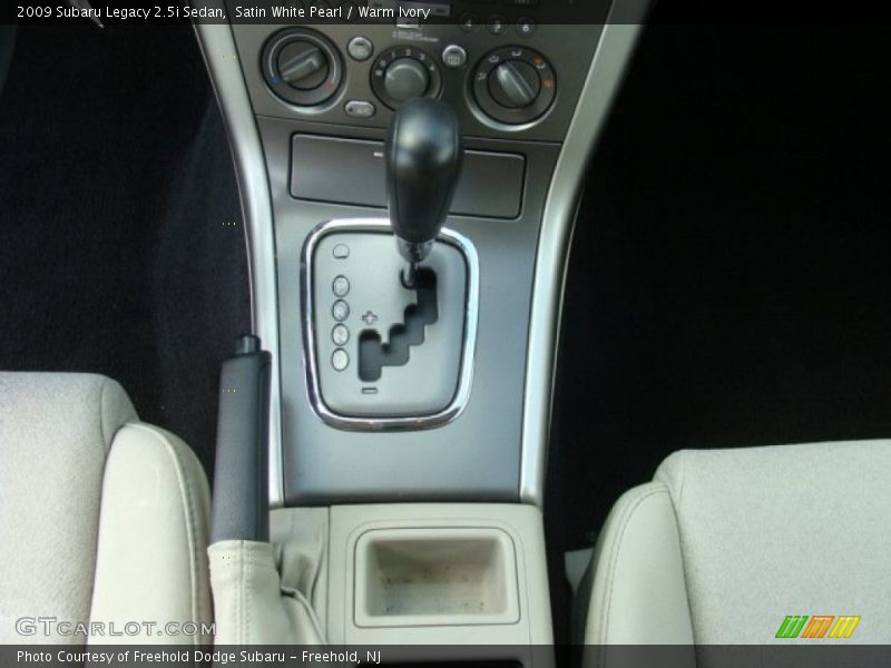 Satin White Pearl / Warm Ivory 2009 Subaru Legacy 2.5i Sedan