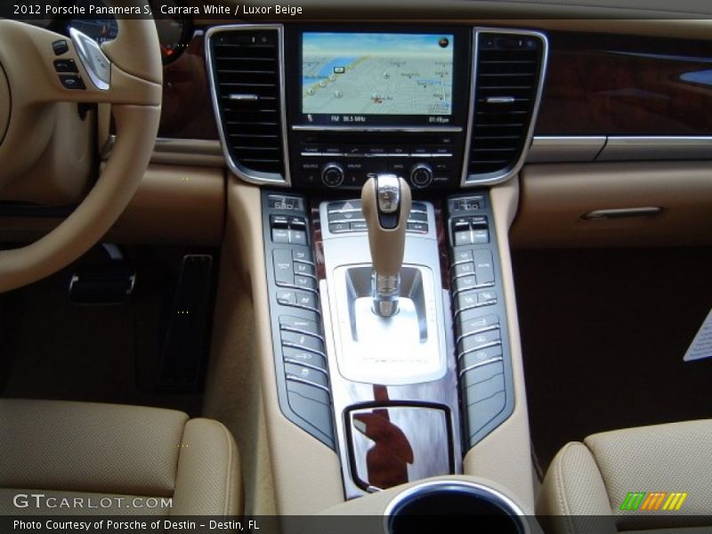 Controls of 2012 Panamera S