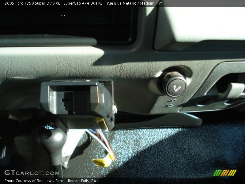 True Blue Metallic / Medium Flint 2005 Ford F350 Super Duty XLT SuperCab 4x4 Dually
