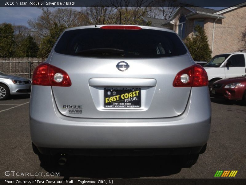 Silver Ice / Black 2010 Nissan Rogue S