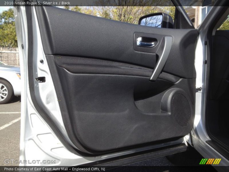 Silver Ice / Black 2010 Nissan Rogue S