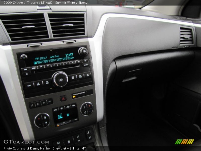 Summit White / Ebony 2009 Chevrolet Traverse LT AWD