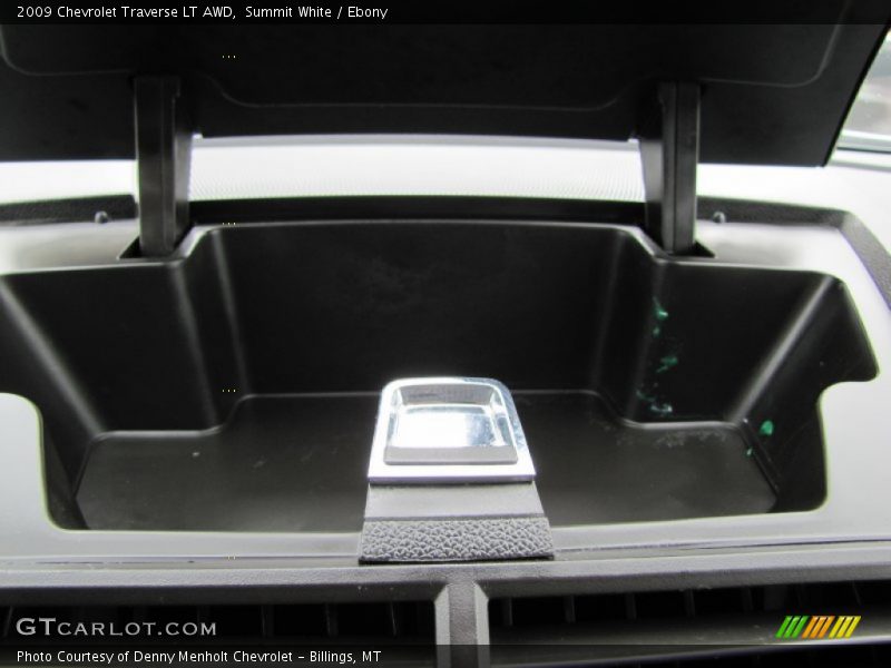Summit White / Ebony 2009 Chevrolet Traverse LT AWD