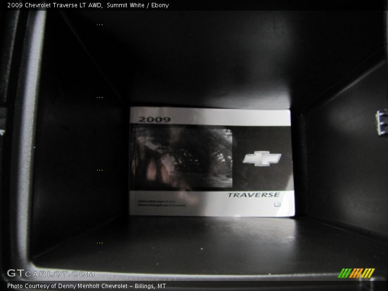 Summit White / Ebony 2009 Chevrolet Traverse LT AWD
