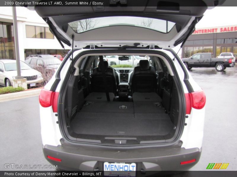 Summit White / Ebony 2009 Chevrolet Traverse LT AWD