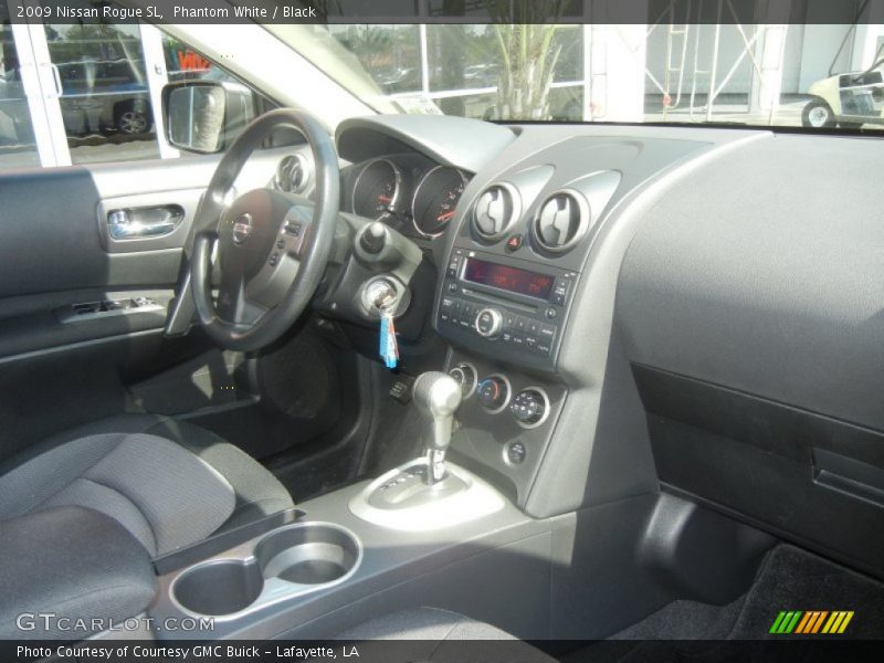 Phantom White / Black 2009 Nissan Rogue SL