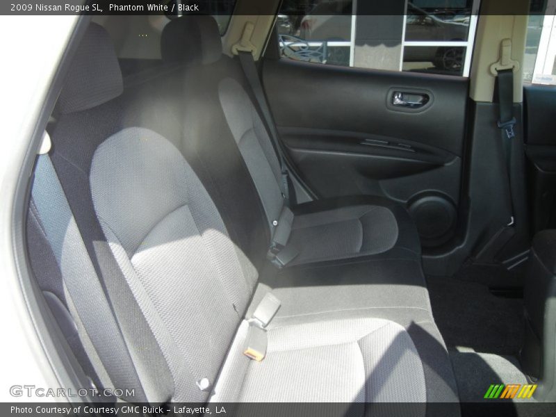 Phantom White / Black 2009 Nissan Rogue SL