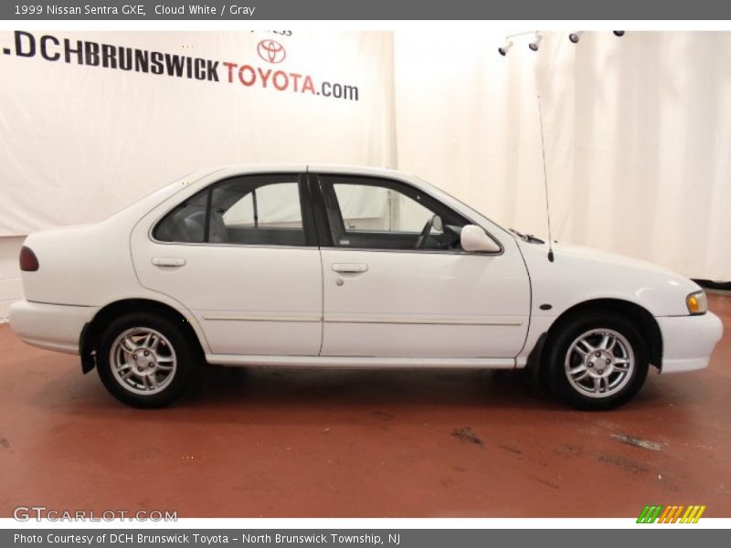 Cloud White / Gray 1999 Nissan Sentra GXE