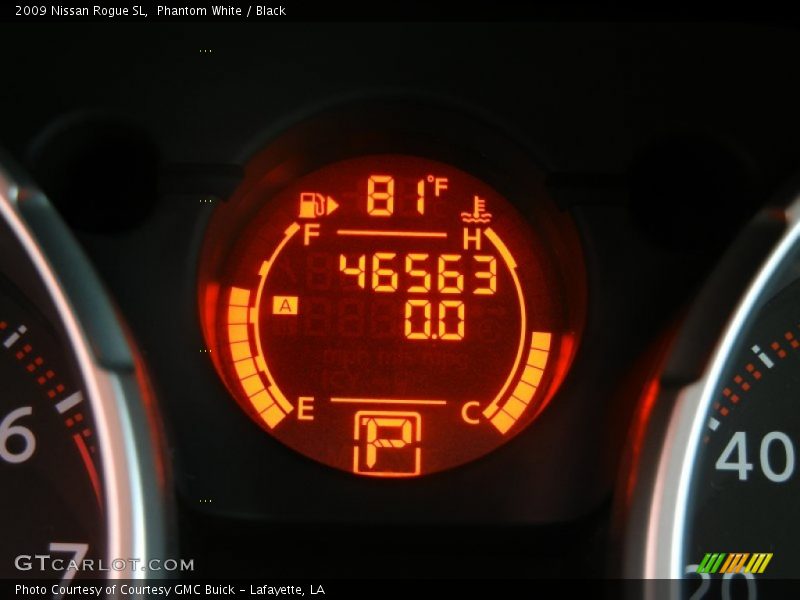 Phantom White / Black 2009 Nissan Rogue SL