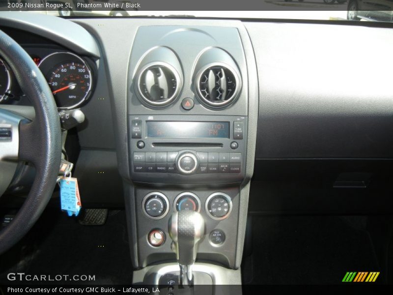 Phantom White / Black 2009 Nissan Rogue SL