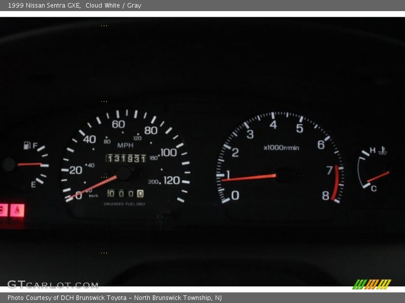 Cloud White / Gray 1999 Nissan Sentra GXE