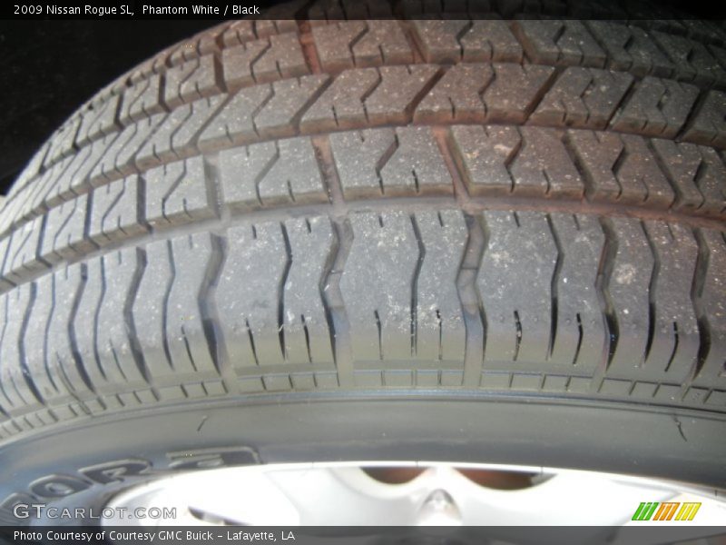 Phantom White / Black 2009 Nissan Rogue SL