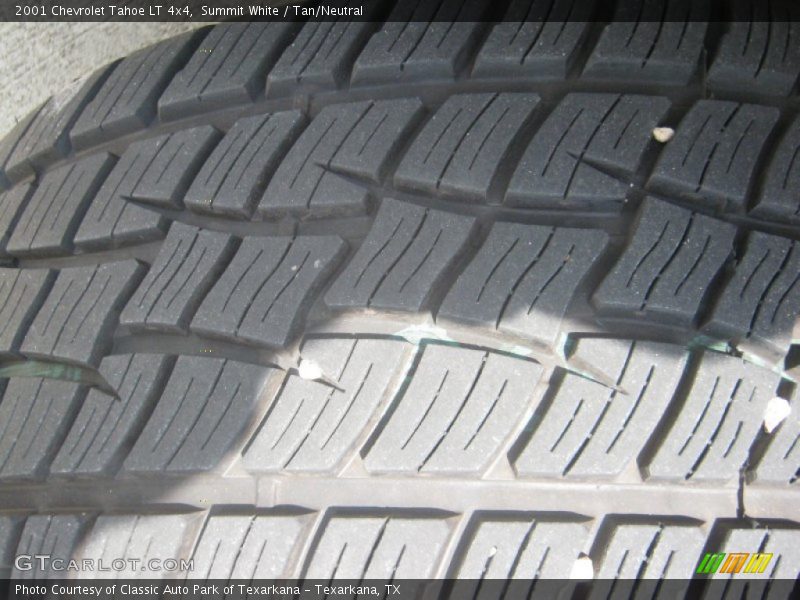 Summit White / Tan/Neutral 2001 Chevrolet Tahoe LT 4x4