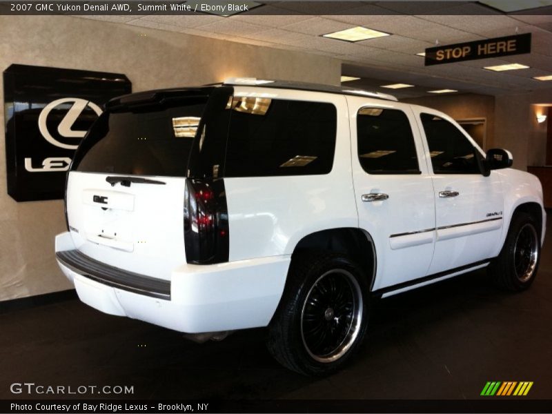 Summit White / Ebony Black 2007 GMC Yukon Denali AWD