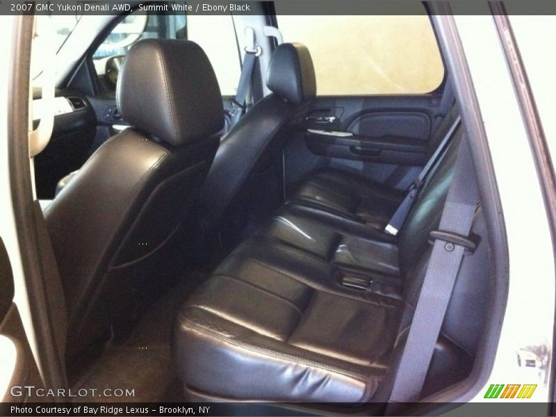 Summit White / Ebony Black 2007 GMC Yukon Denali AWD