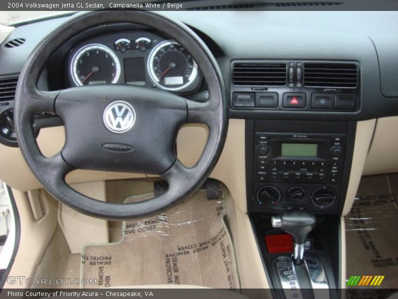 Campanella White / Beige 2004 Volkswagen Jetta GL Sedan
