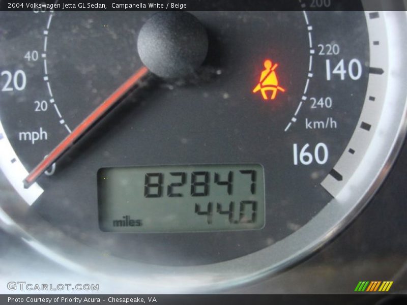 Campanella White / Beige 2004 Volkswagen Jetta GL Sedan