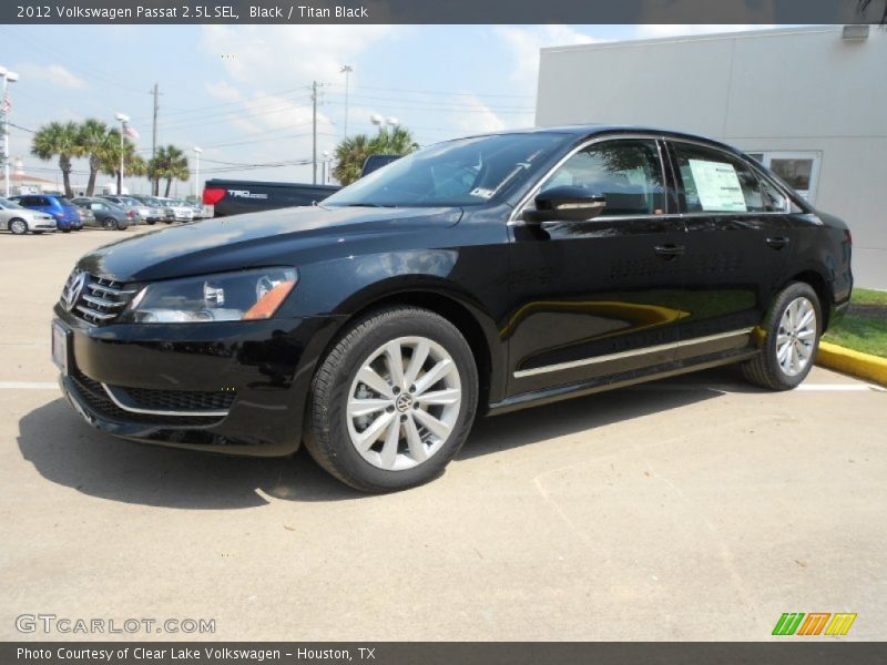 Black / Titan Black 2012 Volkswagen Passat 2.5L SEL