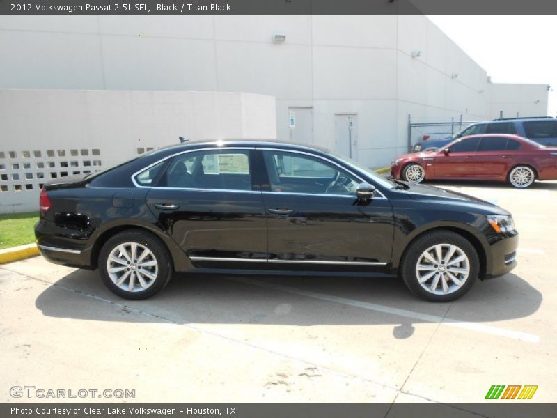 Black / Titan Black 2012 Volkswagen Passat 2.5L SEL