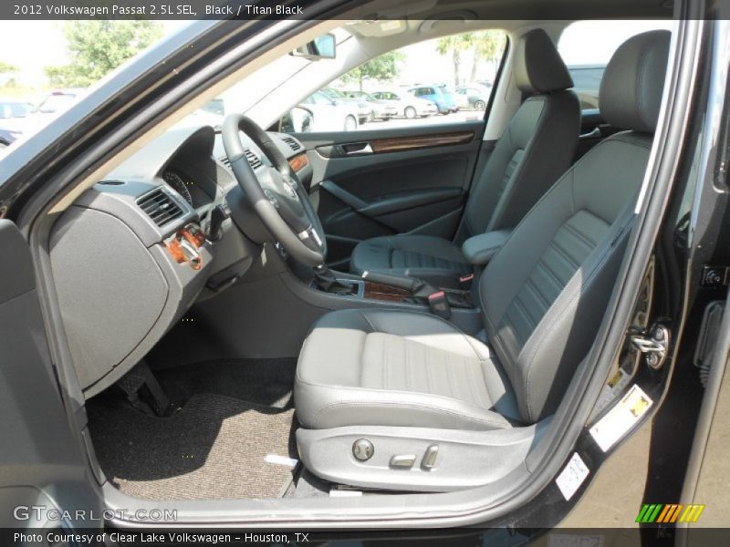 Black / Titan Black 2012 Volkswagen Passat 2.5L SEL