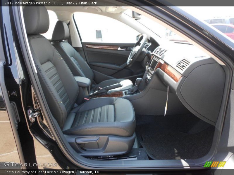 Black / Titan Black 2012 Volkswagen Passat 2.5L SEL