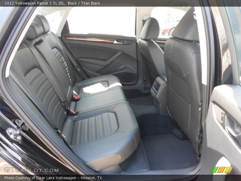 Black / Titan Black 2012 Volkswagen Passat 2.5L SEL