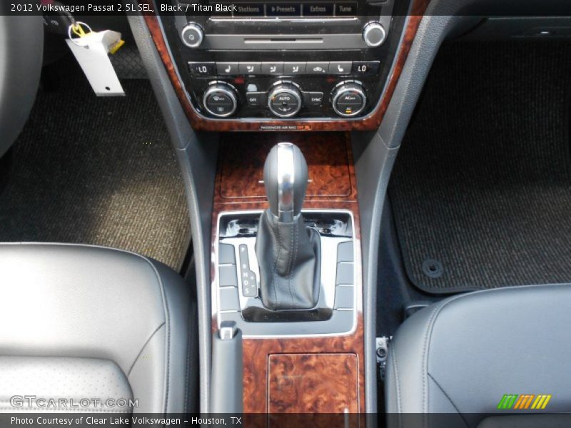Black / Titan Black 2012 Volkswagen Passat 2.5L SEL